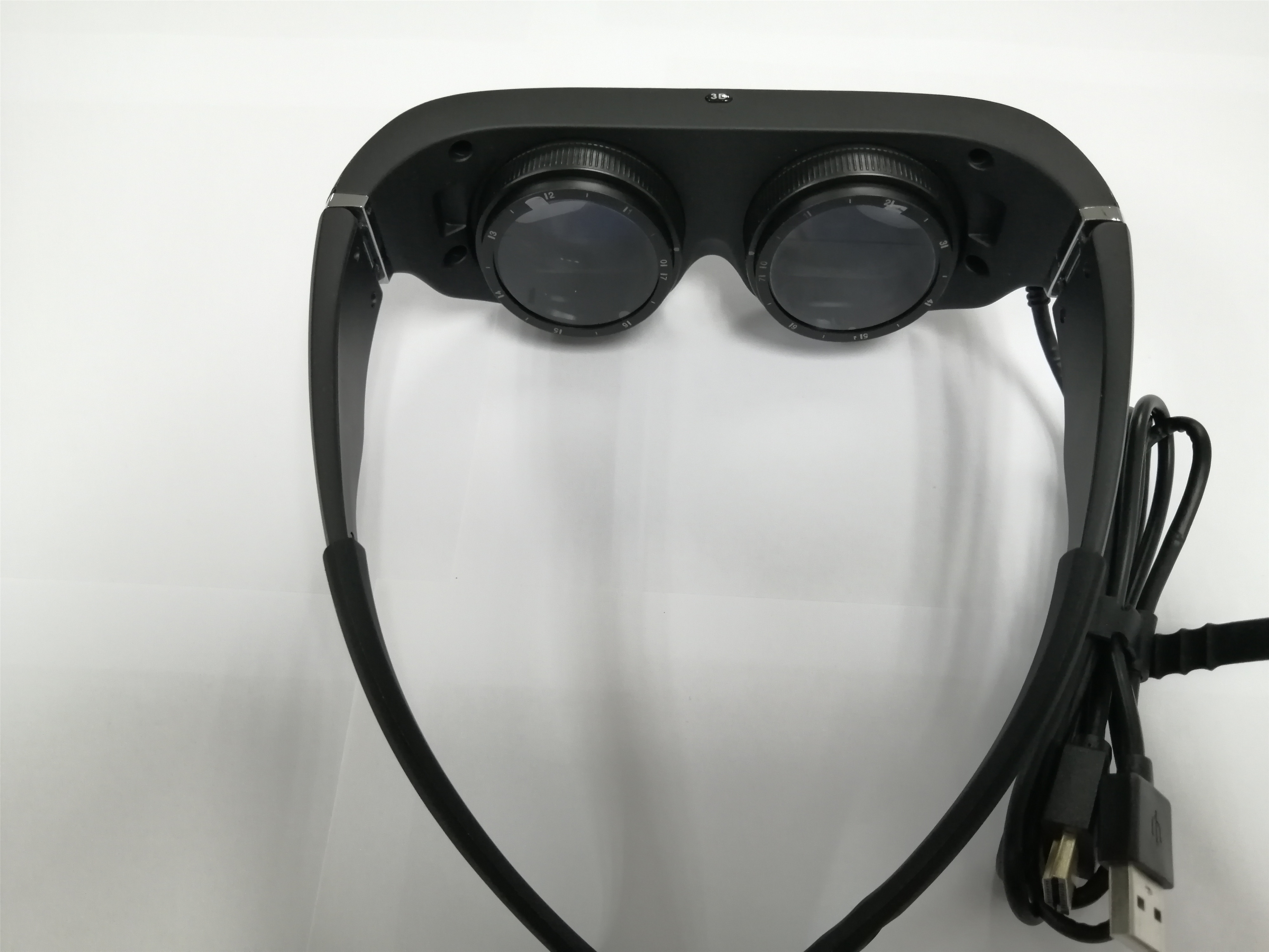 ENMESI HDMI Head Mounted Display Adjustable Diopter 68 Degree 1000in